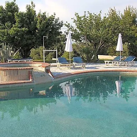 Pashos Hotel