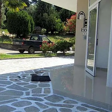 Pashos Hotel 3*